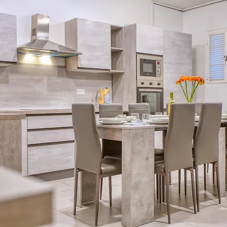 Modern Haven Apartment *